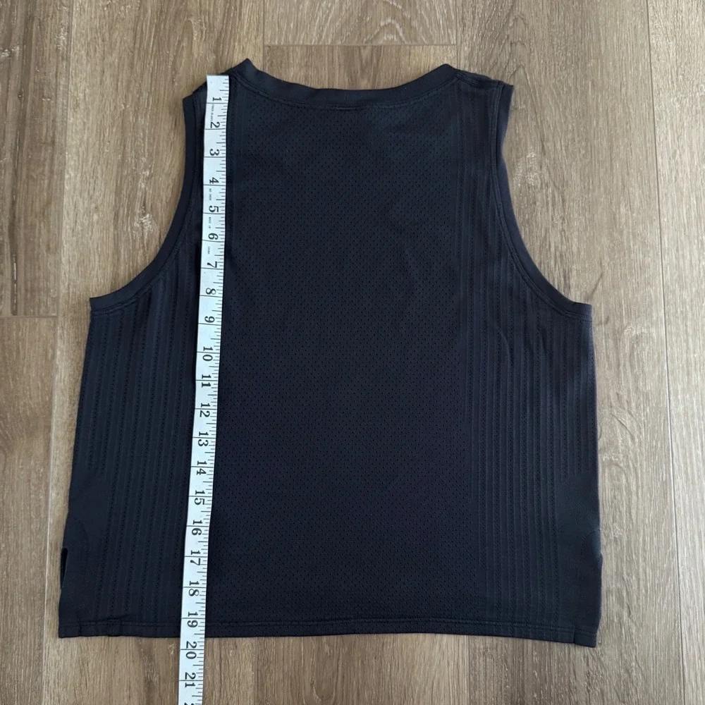 Lululemon Train to Be Tank Top Black Size 6 Mesh Breathable Crop Athletic